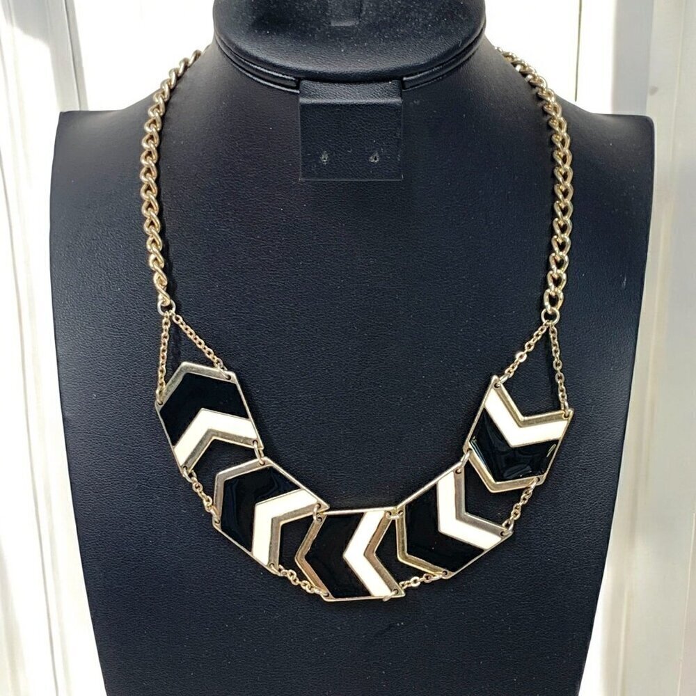 Black White & Gold Articulated Chevron Necklace Gold Tone Chain 17"L 3" Extender